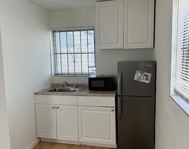 807 Phippen Waiters Road - Photo Thumbnail 1