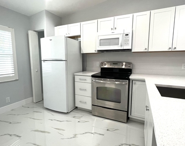 8743 Rheims Road - Photo Thumbnail 4