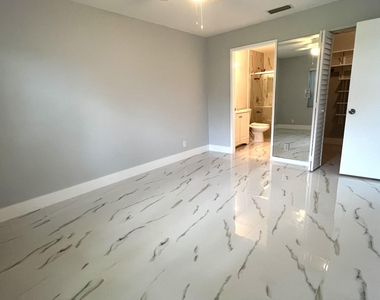 8743 Rheims Road - Photo Thumbnail 13