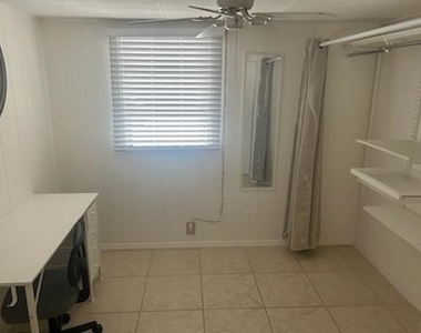 2915 W Marina Drive - Photo Thumbnail 6