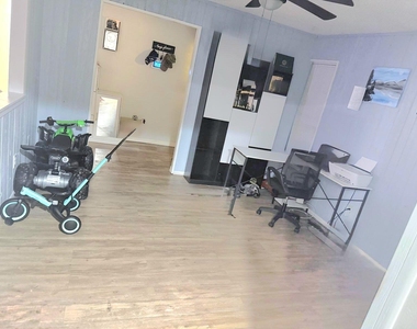 2466 44th Avenue - Photo Thumbnail 4