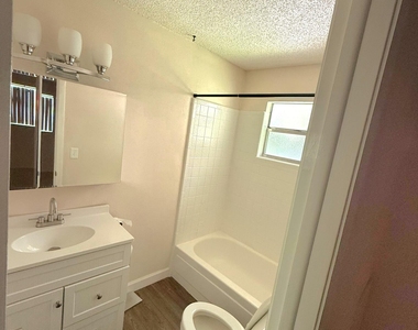 2466 44th Avenue - Photo Thumbnail 10