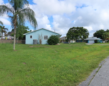 601 Se Polynesian Avenue - Photo Thumbnail 3