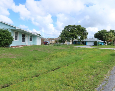 601 Se Polynesian Avenue - Photo Thumbnail 4