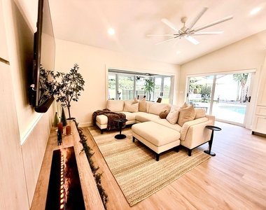1770 Nw 22nd Avenue - Photo Thumbnail 9