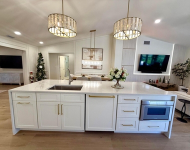 1770 Nw 22nd Avenue - Photo Thumbnail 3