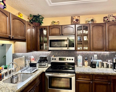 1800 Sw 81st Avenue - Photo Thumbnail 13