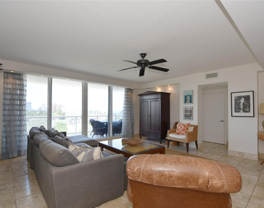 2051 Se 3rd Street - Photo Thumbnail 33