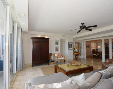 2051 Se 3rd Street - Photo Thumbnail 34