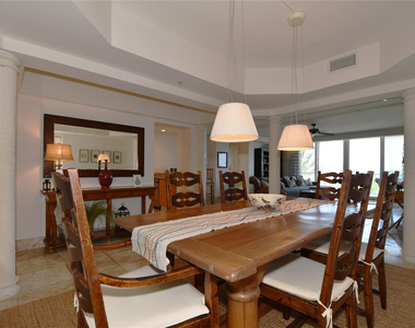 2051 Se 3rd Street - Photo Thumbnail 24