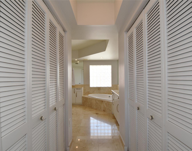 2051 Se 3rd Street - Photo Thumbnail 37