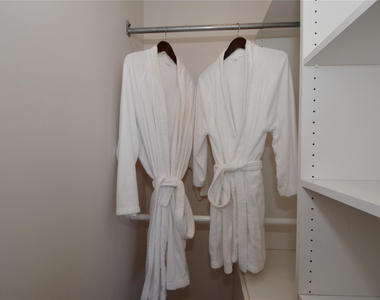 2051 Se 3rd Street - Photo Thumbnail 9