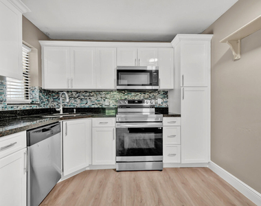 3287 Cocoplum Circle - Photo Thumbnail 4