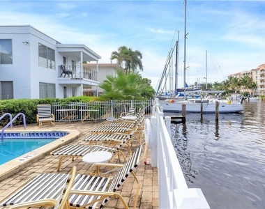 125 Isle Of Venice Drive - Photo Thumbnail 2