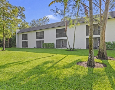 711 Forest Club Drive - Photo Thumbnail 16