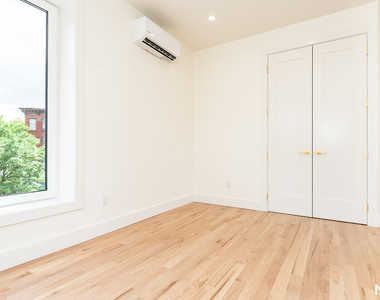 394 Broadway - Photo Thumbnail 12