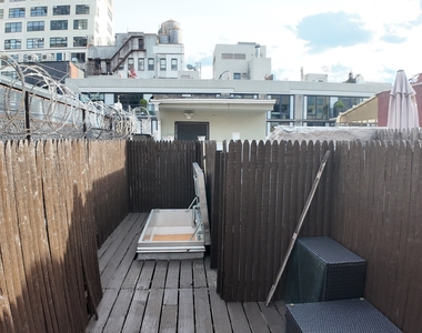 West 53rd Street - Photo Thumbnail 8