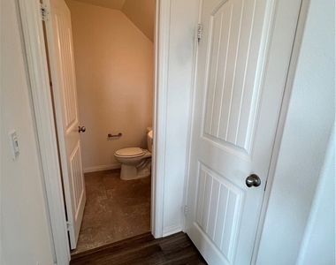 2418 S Fremont Avenue - Photo Thumbnail 26
