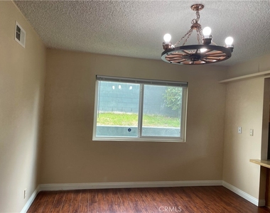 2240 Electra Avenue - Photo Thumbnail 3