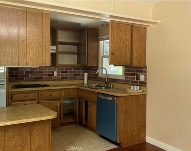 2240 Electra Avenue - Photo Thumbnail 6