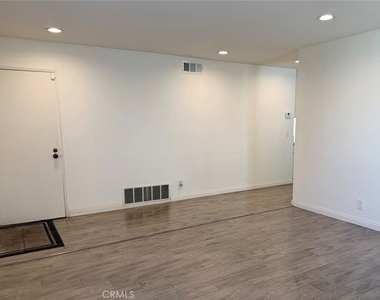 18617 Trot Ave - Photo Thumbnail 4