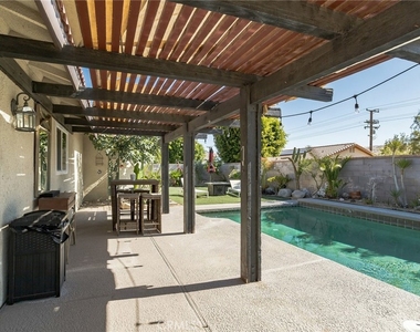 27350 Melanita - Photo Thumbnail 1
