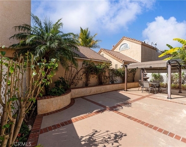 12 Dominguez Street - Photo Thumbnail 24
