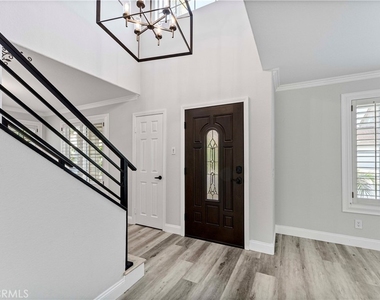 12 Dominguez Street - Photo Thumbnail 2