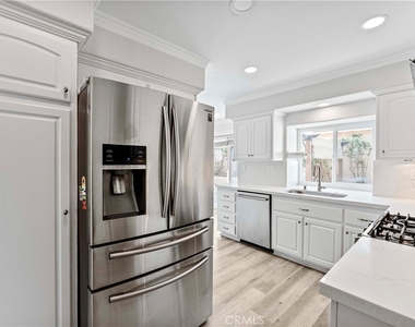 12 Dominguez Street - Photo Thumbnail 9