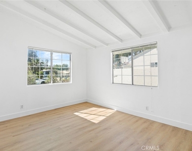 20321 Hamlin Street - Photo Thumbnail 19