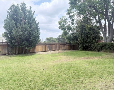 1410 Encino - Photo Thumbnail 3