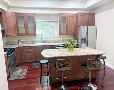 1410 Encino - Photo Thumbnail 2