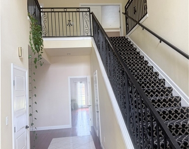 1410 Encino - Photo Thumbnail 5