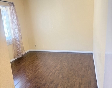 506 N Chapel - Photo Thumbnail 7