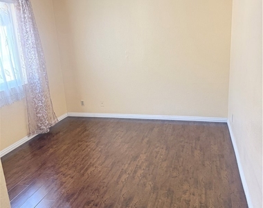 506 N Chapel - Photo Thumbnail 5
