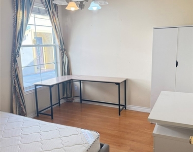 929 W Duarte Road - Photo Thumbnail 2