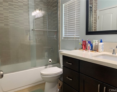 1638 Grove Place - Photo Thumbnail 4