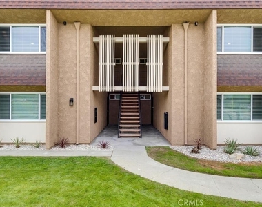 11119 Poplar Street - Photo Thumbnail 2