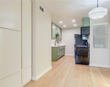 11119 Poplar Street - Photo Thumbnail 11