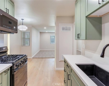 11119 Poplar Street - Photo Thumbnail 16