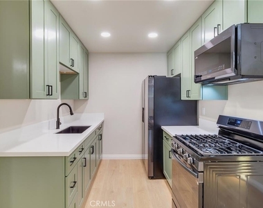 11119 Poplar Street - Photo Thumbnail 13