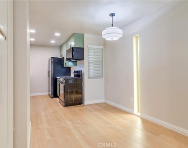 11119 Poplar Street - Photo Thumbnail 10