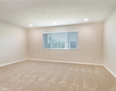 11119 Poplar Street - Photo Thumbnail 5