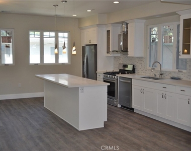 3698 1/2 Fredonia Drive - Photo Thumbnail 2