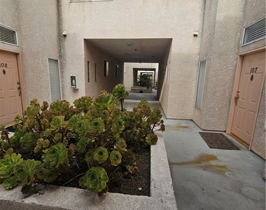 7900 Woodman Avenue - Photo Thumbnail 21