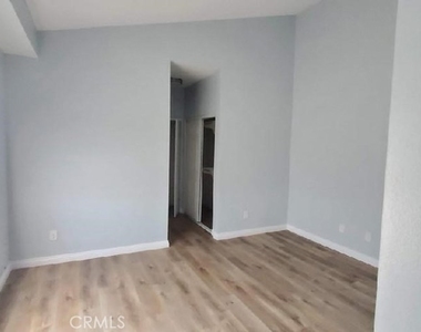 7900 Woodman Avenue - Photo Thumbnail 3