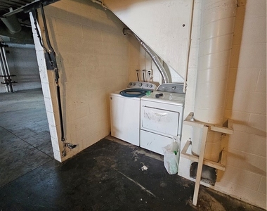 7900 Woodman Avenue - Photo Thumbnail 19