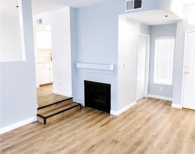 7900 Woodman Avenue - Photo Thumbnail 13