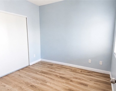 7900 Woodman Avenue - Photo Thumbnail 9