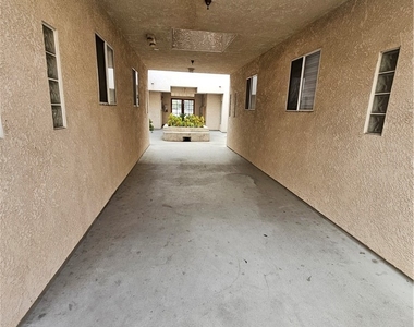 7900 Woodman Avenue - Photo Thumbnail 22